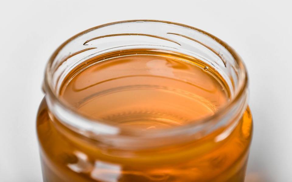 Understanding Pure Raw Honey Versus Supermarket Blends