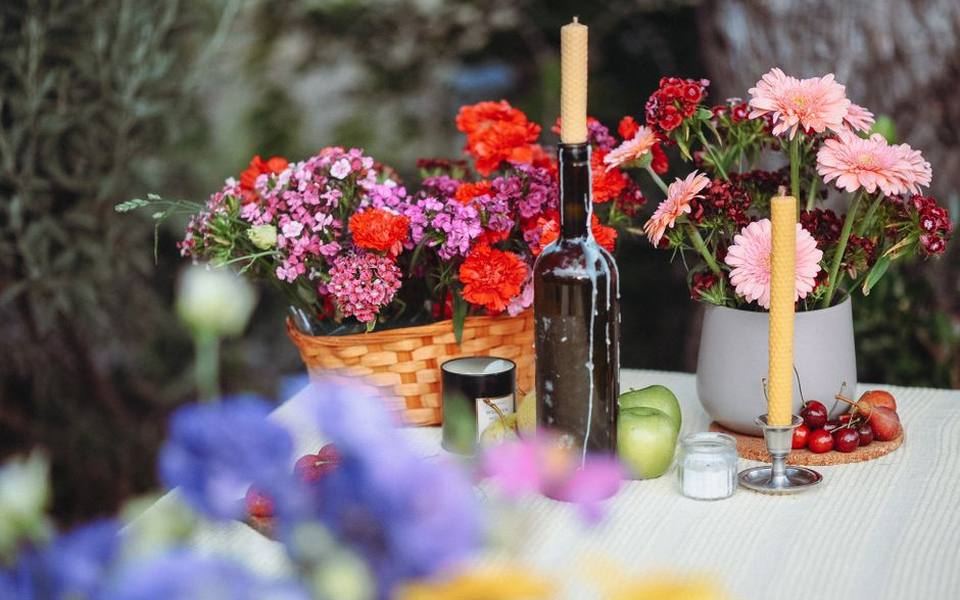 Beyond the Jar: Raw Comb, Pollen, Propolis, and Beeswax
